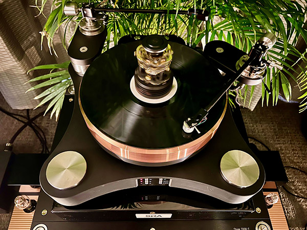 112723.apcaf1.TW-ACUSTIC RAVEN LS-3 COPPER TURNTABLE.jpg